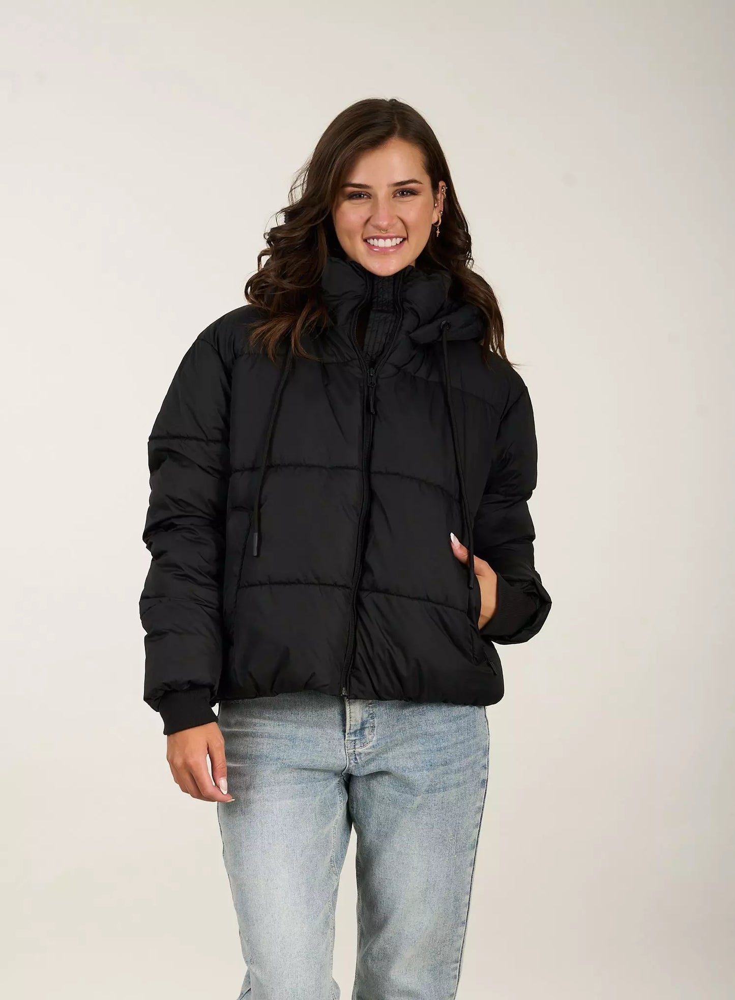 Parka Puffa Classic Cuello Alto Y Capucha Negro Polemic
