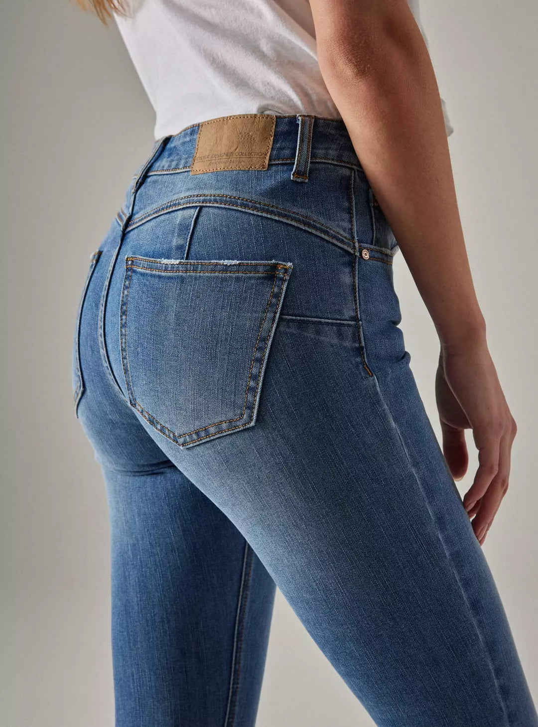 Jeans Skinny Push Up Tiro Medio - Foster