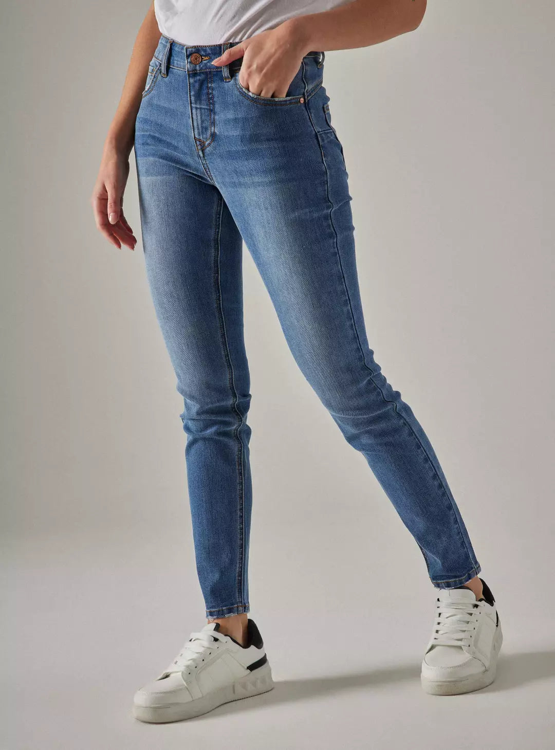 Jeans Skinny Push Up Tiro Medio - Foster
