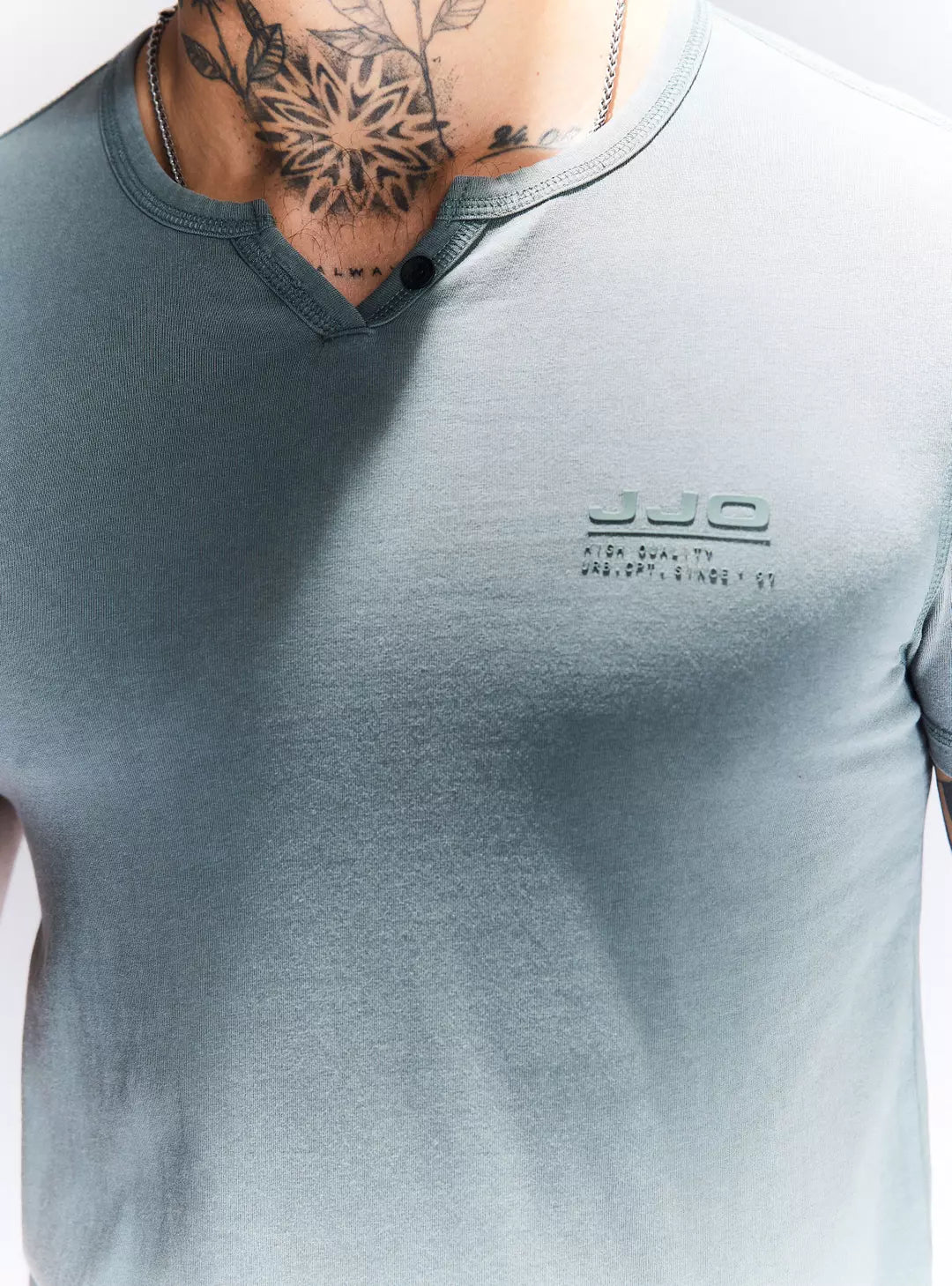 Polera Cuello con Abertura Botón - JJO